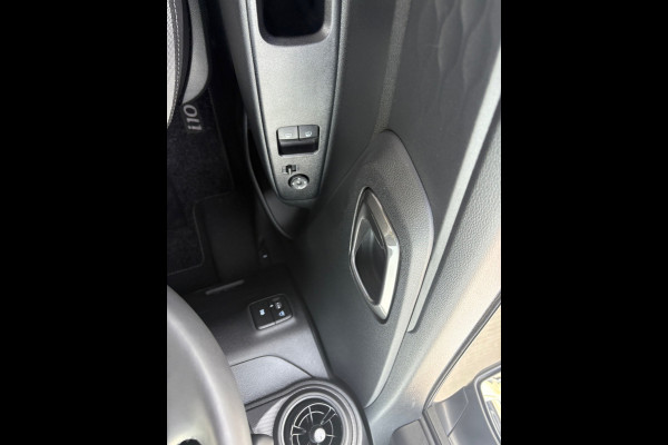 Hyundai i10 1.0 Exclusive Automaat (BOVAG/RIJKLAAR)