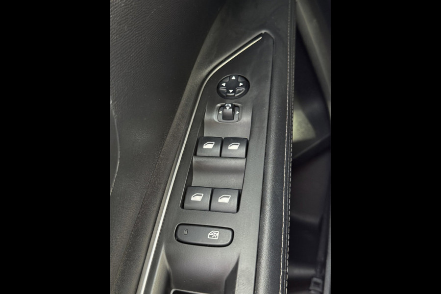 Peugeot 3008 1.2 PureTech Allure Pack - Navigatie / Apple Carplay I Airco I LED I DPC I Sport pakket I Dealer onderhouden