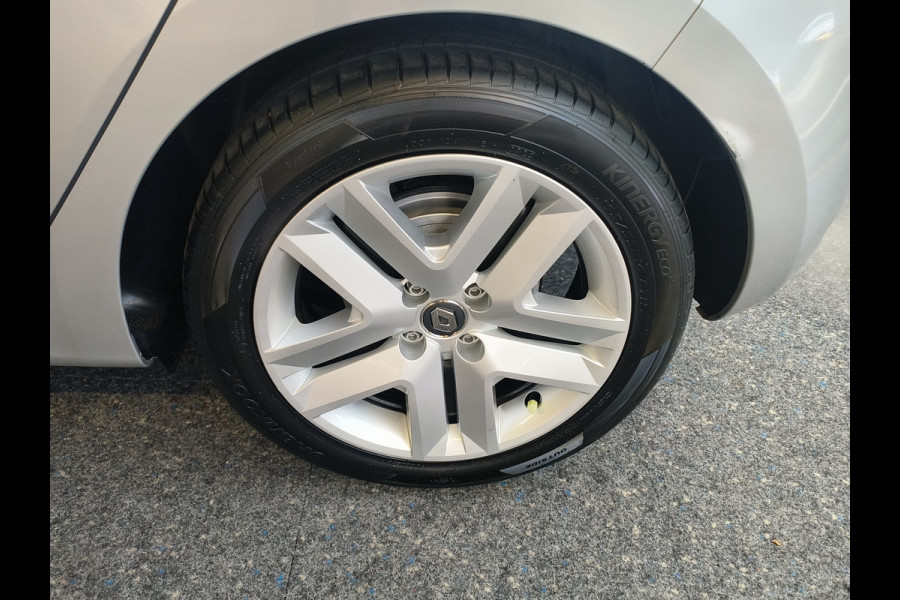 Renault Clio 1.6 E-Tech Hybrid 140 Business Zen uit 2021 Rijklaar  + 12 maanden Bovag-garantie Henk Jongen Auto's in Helmond,  al 50 jaar service zoals 't hoort!