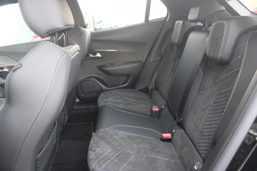 Peugeot 2008 1.2 Hybrid 145PK GT AUTOMAAT | ELEKTRISCH BEDIENBARE BESTUURDERSSTOEL | NAVIGATIE | FULL LED KOPLAMPEN | DRAADLOZE APPLE CARPLAY/ANDROID AUTO | ADAPTIVE CRUISE CONTROL | CAMERA VOOR + ACHTER | CLIMATE CONTROL | LICHTMETALEN VELGEN 17" | KEYLESS ENTRY/START | DAB+ RADIO | ALCANTARA/LEDEREN BEKLEDING  | DODEHOEK DETECTIE | PARKEERSENSOREN VOOR + ACHTER | STOEL VERWARMING |