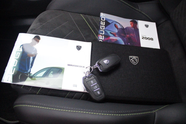 Peugeot 2008 1.2 Hybrid 145PK GT AUTOMAAT | ELEKTRISCH BEDIENBARE BESTUURDERSSTOEL | NAVIGATIE | FULL LED KOPLAMPEN | DRAADLOZE APPLE CARPLAY/ANDROID AUTO | ADAPTIVE CRUISE CONTROL | CAMERA VOOR + ACHTER | CLIMATE CONTROL | LICHTMETALEN VELGEN 17" | KEYLESS ENTRY/START | DAB+ RADIO | ALCANTARA/LEDEREN BEKLEDING  | DODEHOEK DETECTIE | PARKEERSENSOREN VOOR + ACHTER | STOEL VERWARMING |