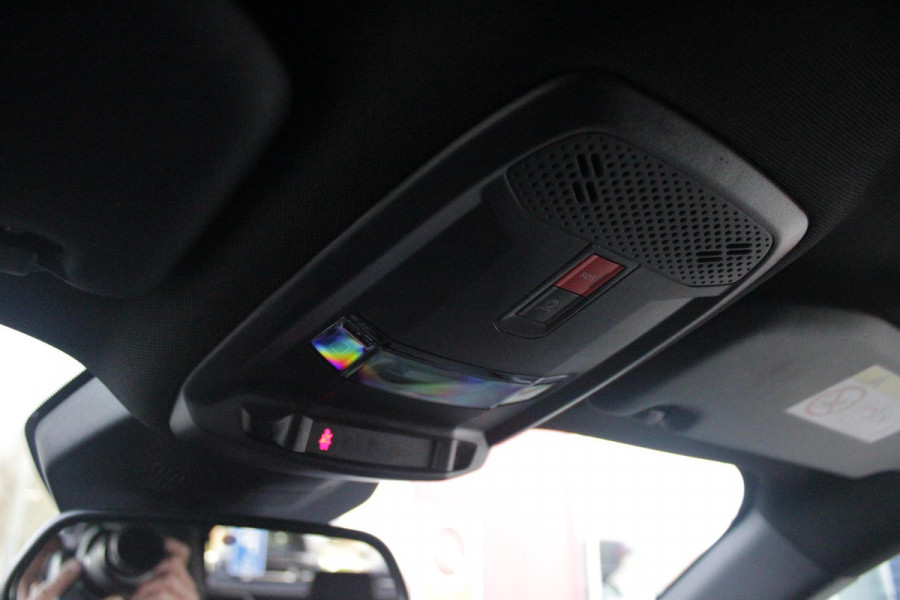 Peugeot 2008 1.2 Hybrid 145PK GT AUTOMAAT | ELEKTRISCH BEDIENBARE BESTUURDERSSTOEL | NAVIGATIE | FULL LED KOPLAMPEN | DRAADLOZE APPLE CARPLAY/ANDROID AUTO | ADAPTIVE CRUISE CONTROL | CAMERA VOOR + ACHTER | CLIMATE CONTROL | LICHTMETALEN VELGEN 17" | KEYLESS ENTRY/START | DAB+ RADIO | ALCANTARA/LEDEREN BEKLEDING  | DODEHOEK DETECTIE | PARKEERSENSOREN VOOR + ACHTER | STOEL VERWARMING |