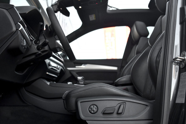 Audi Q5 55 TFSI e quattro Competition 3x S-Line. Luchtv, Pano, ACC, B&O, Camera, Keyless, Matrix, CarPlay, Dodeh!