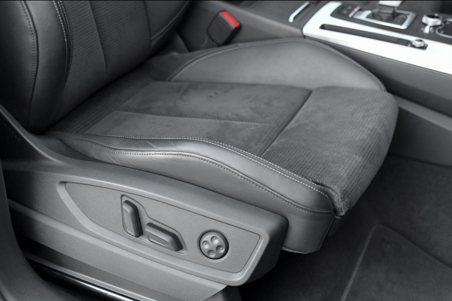 Audi Q5 55 TFSI e quattro Competition 3x S-Line. Luchtv, Pano, ACC, B&O, Camera, Keyless, Matrix, CarPlay, Dodeh!