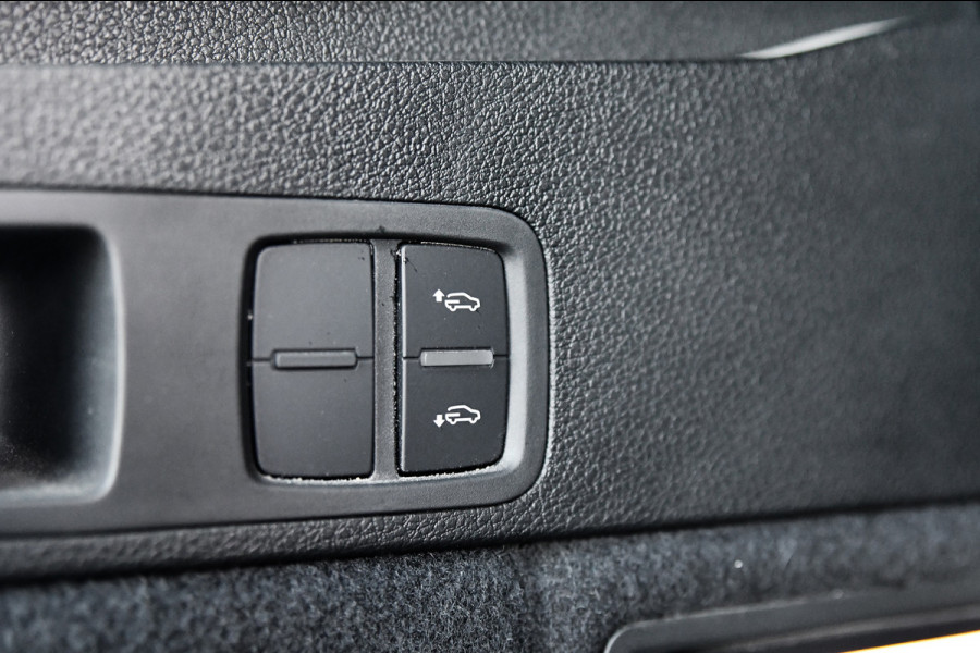 Audi Q5 55 TFSI e quattro Competition 3x S-Line. Luchtv, Pano, ACC, B&O, Camera, Keyless, Matrix, CarPlay, Dodeh!