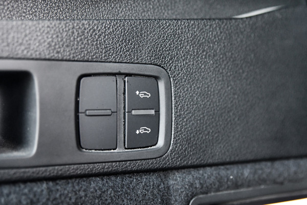 Audi Q5 55 TFSI e quattro Competition 3x S-Line. Luchtv, Pano, ACC, B&O, Camera, Keyless, Matrix, CarPlay, Dodeh!