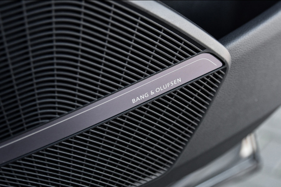 Audi Q5 55 TFSI e quattro Competition 3x S-Line. Luchtv, Pano, ACC, B&O, Camera, Keyless, Matrix, CarPlay, Dodeh!