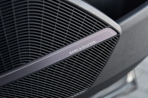 Audi Q5 55 TFSI e quattro Competition 3x S-Line. Luchtv, Pano, ACC, B&O, Camera, Keyless, Matrix, CarPlay, Dodeh!