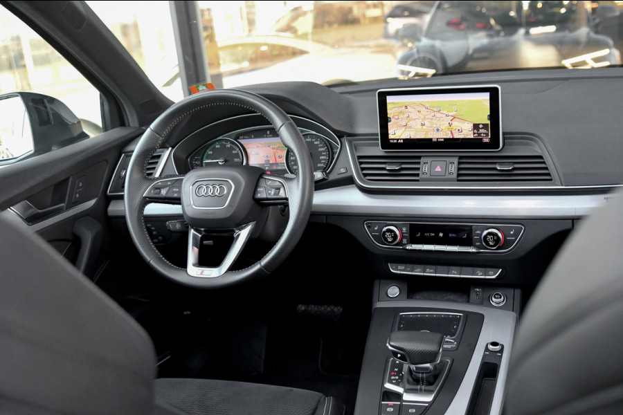 Audi Q5 55 TFSI e quattro Competition 3x S-Line. Luchtv, Pano, ACC, B&O, Camera, Keyless, Matrix, CarPlay, Dodeh!