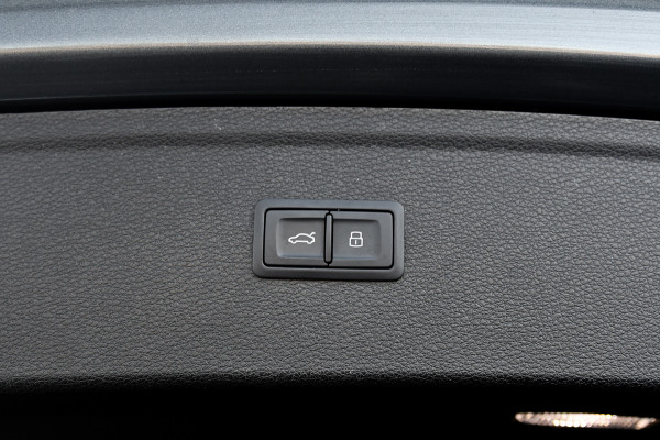 Audi Q5 55 TFSI e quattro Competition 3x S-Line. Luchtv, Pano, ACC, B&O, Camera, Keyless, Matrix, CarPlay, Dodeh!
