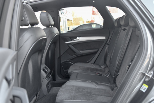 Audi Q5 55 TFSI e quattro Competition 3x S-Line. Luchtv, Pano, ACC, B&O, Camera, Keyless, Matrix, CarPlay, Dodeh!