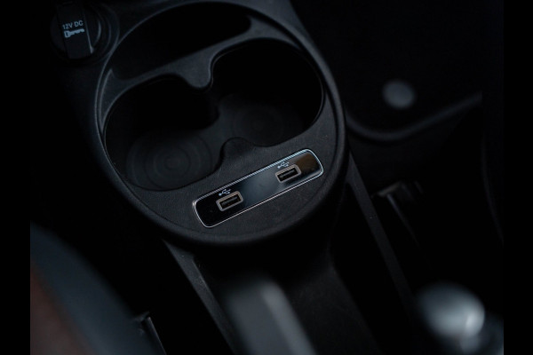 Abarth 595C 1.4 T-Jet 165PK Turismo / Xenon / Beats / Carplay / PDC