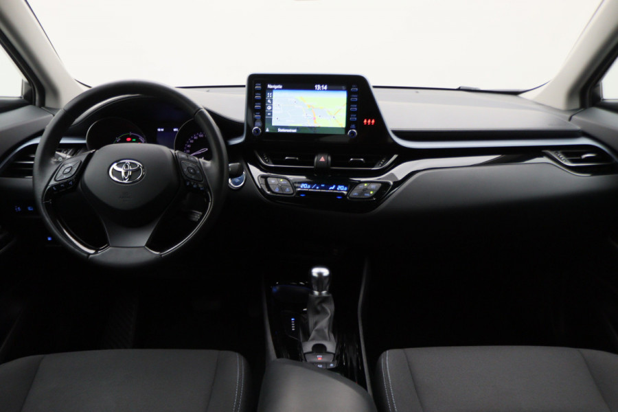 Toyota C-HR 1.8 Hybrid Dynamic Camera, Apple Carplay, Keyless, Lane Assist, ACC, LED, 18"