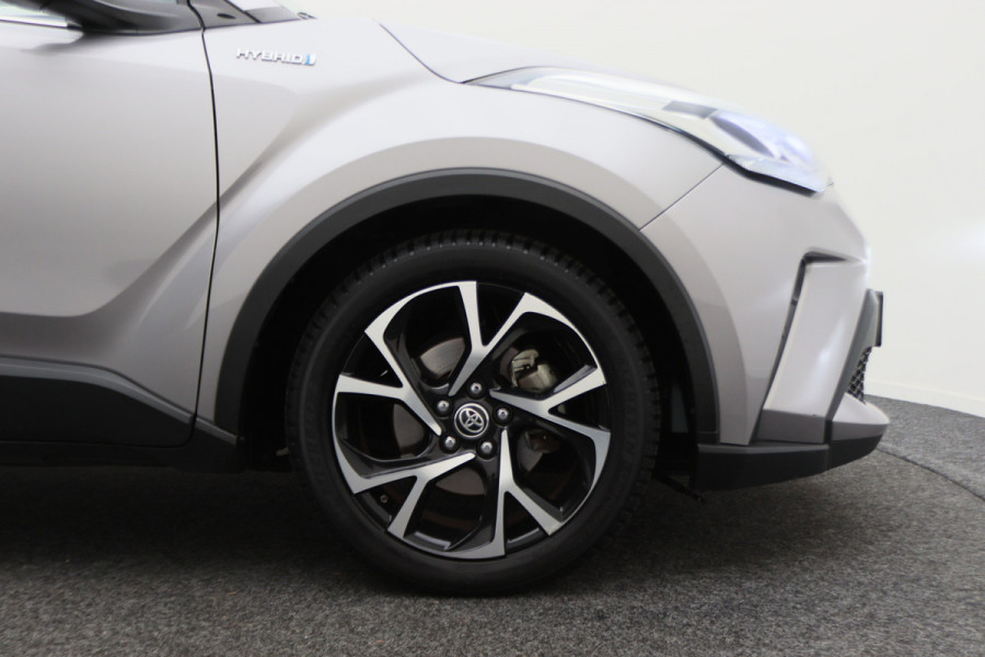 Toyota C-HR 1.8 Hybrid Dynamic Camera, Apple Carplay, Keyless, Lane Assist, ACC, LED, 18"