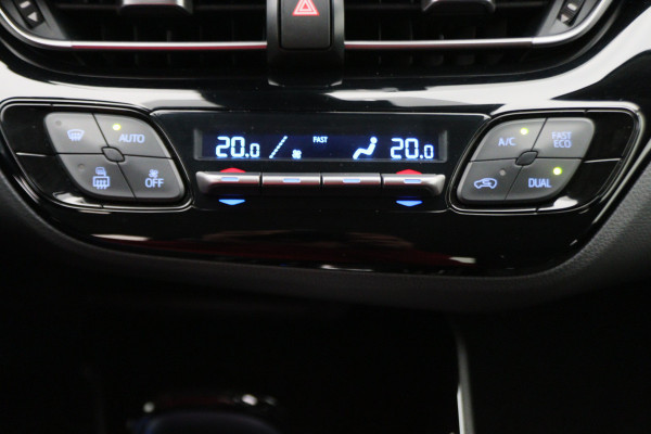 Toyota C-HR 1.8 Hybrid Dynamic Camera, Apple Carplay, Keyless, Lane Assist, ACC, LED, 18"