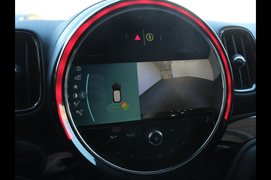 MINI Countryman Experience 1.5 Cooper Climate control Stoelverwarming Stuurverwarming Navigatie Achteruitrijcamera Parkeersensoren achter Cruise control LED