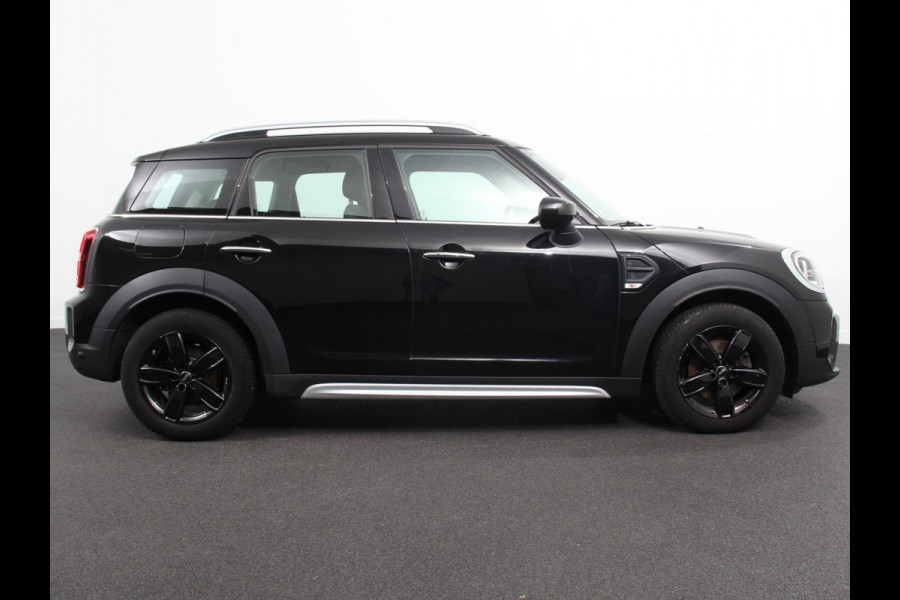 MINI Countryman Experience 1.5 Cooper Climate control Stoelverwarming Stuurverwarming Navigatie Achteruitrijcamera Parkeersensoren achter Cruise control LED