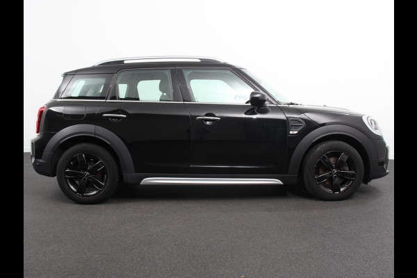 MINI Countryman Experience 1.5 Cooper Climate control Stoelverwarming Stuurverwarming Navigatie Achteruitrijcamera Parkeersensoren achter Cruise control LED