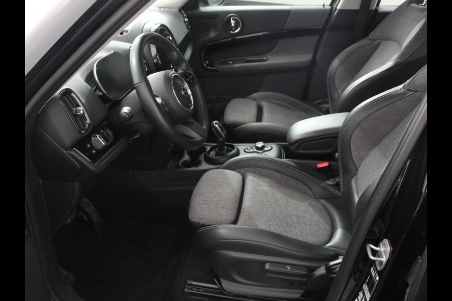 MINI Countryman Experience 1.5 Cooper Climate control Stoelverwarming Stuurverwarming Navigatie Achteruitrijcamera Parkeersensoren achter Cruise control LED