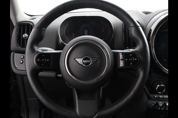 MINI Countryman Experience 1.5 Cooper Climate control Stoelverwarming Stuurverwarming Navigatie Achteruitrijcamera Parkeersensoren achter Cruise control LED