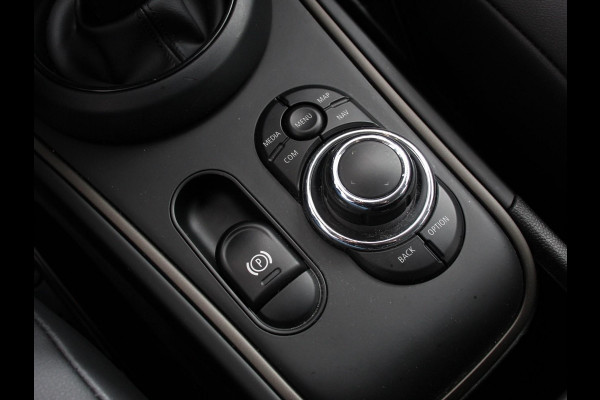 MINI Countryman Experience 1.5 Cooper Climate control Stoelverwarming Stuurverwarming Navigatie Achteruitrijcamera Parkeersensoren achter Cruise control LED
