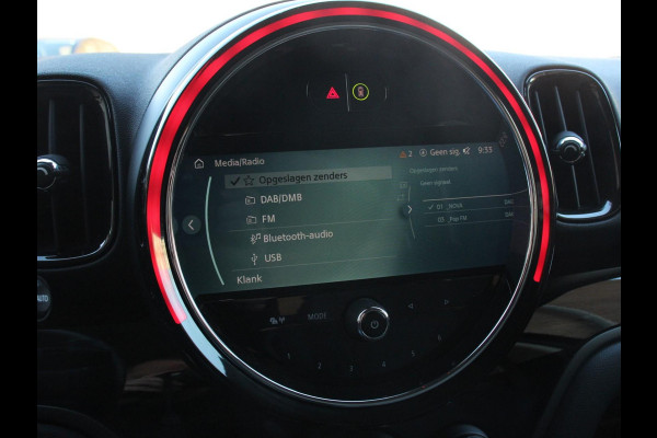 MINI Countryman Experience 1.5 Cooper Climate control Stoelverwarming Stuurverwarming Navigatie Achteruitrijcamera Parkeersensoren achter Cruise control LED