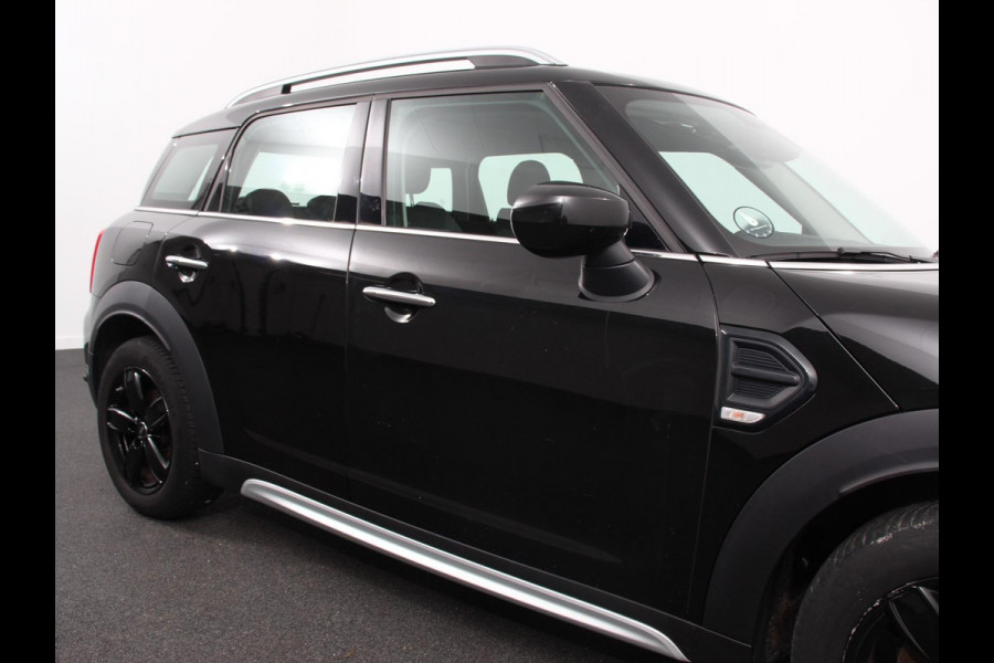 MINI Countryman Experience 1.5 Cooper Climate control Stoelverwarming Stuurverwarming Navigatie Achteruitrijcamera Parkeersensoren achter Cruise control LED