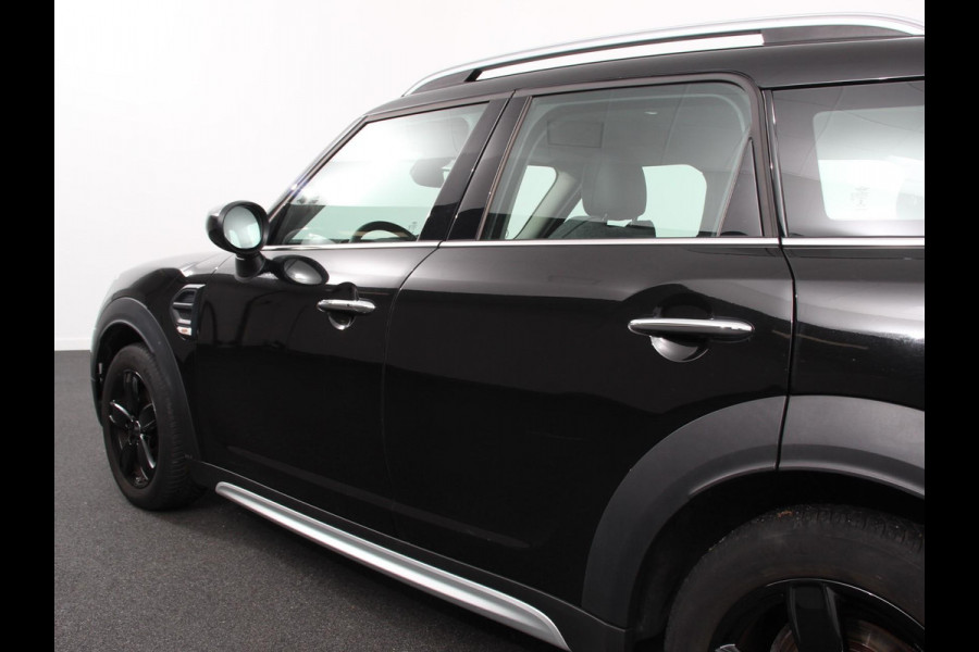 MINI Countryman Experience 1.5 Cooper Climate control Stoelverwarming Stuurverwarming Navigatie Achteruitrijcamera Parkeersensoren achter Cruise control LED