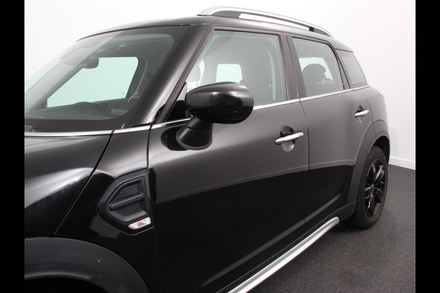 MINI Countryman Experience 1.5 Cooper Climate control Stoelverwarming Stuurverwarming Navigatie Achteruitrijcamera Parkeersensoren achter Cruise control LED