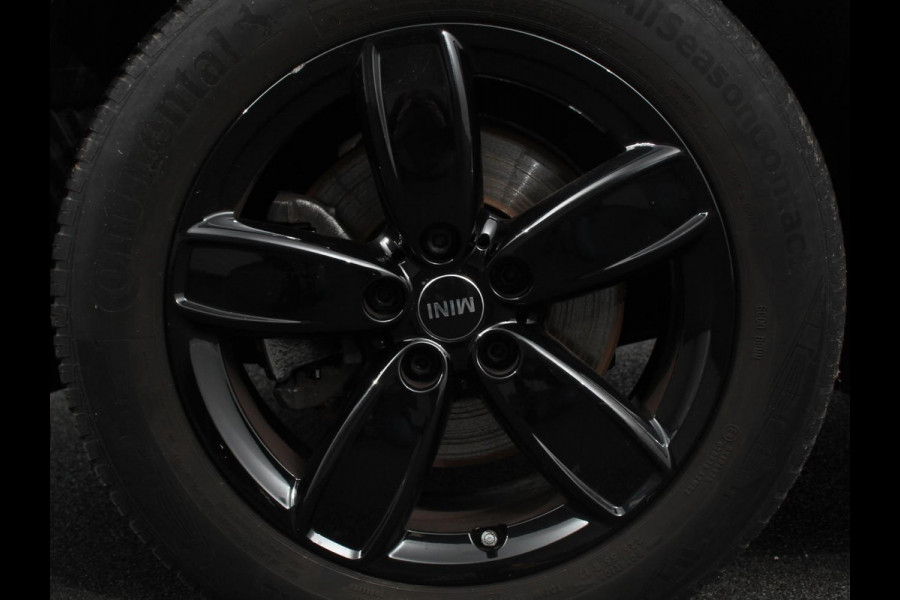 MINI Countryman Experience 1.5 Cooper Climate control Stoelverwarming Stuurverwarming Navigatie Achteruitrijcamera Parkeersensoren achter Cruise control LED