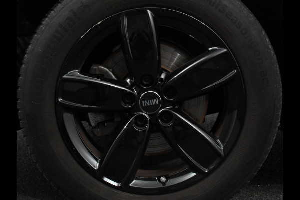 MINI Countryman Experience 1.5 Cooper Climate control Stoelverwarming Stuurverwarming Navigatie Achteruitrijcamera Parkeersensoren achter Cruise control LED