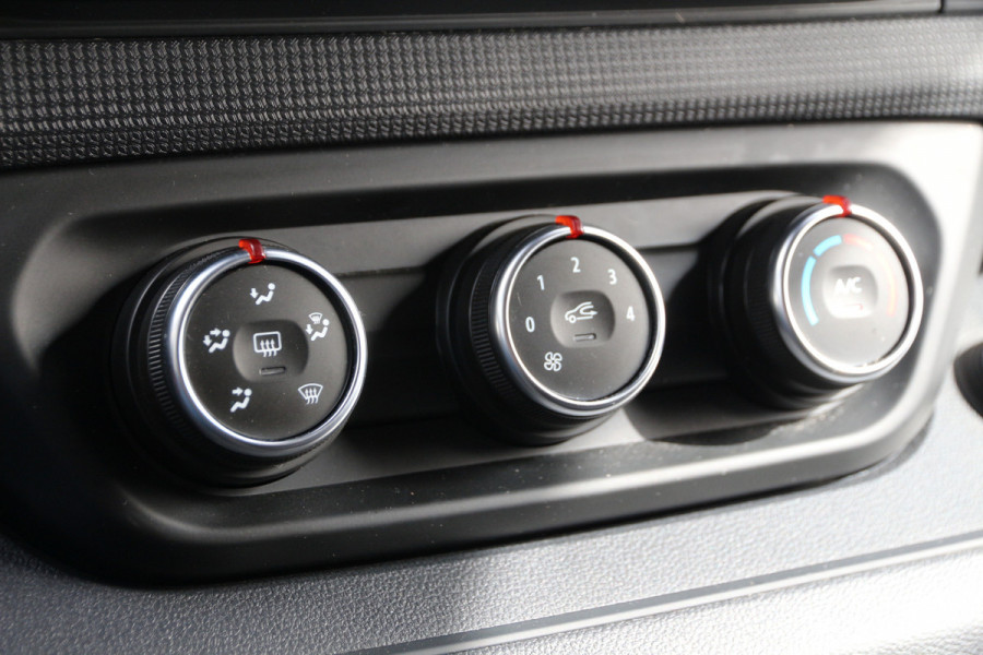 Renault Trafic 2.0 DCI 110 | L2H1 | Black edition | Cruise | Airco..