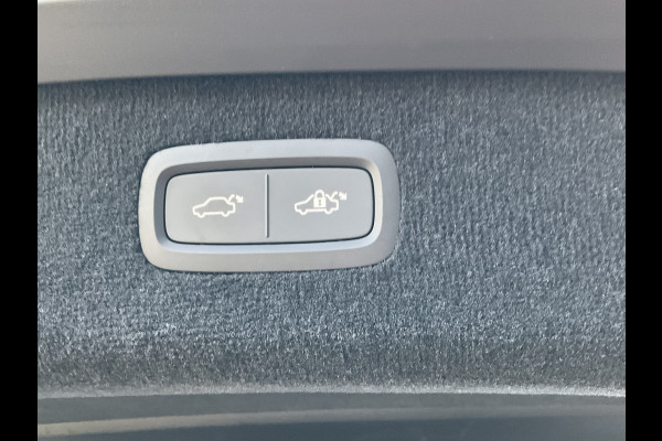 Polestar 3 Long range Dual motor 111 kWh 360° 22Inch B&W 1Eig Luchtver. Pano.dak