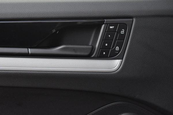 Porsche Cayenne 3.0 E-Hybrid 470pk Sport Chrono | Pano | Matrix | ACC | 21'' Wielen | Bose | Trekhaak | Orig. NL |