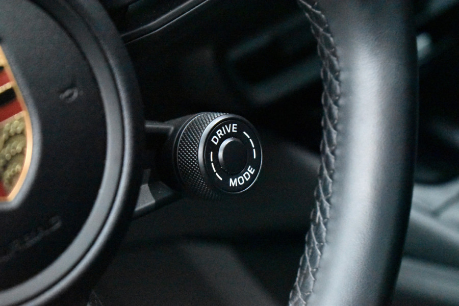 Porsche Cayenne 3.0 E-Hybrid 470pk Sport Chrono | Pano | Matrix | ACC | 21'' Wielen | Bose | Trekhaak | Orig. NL |