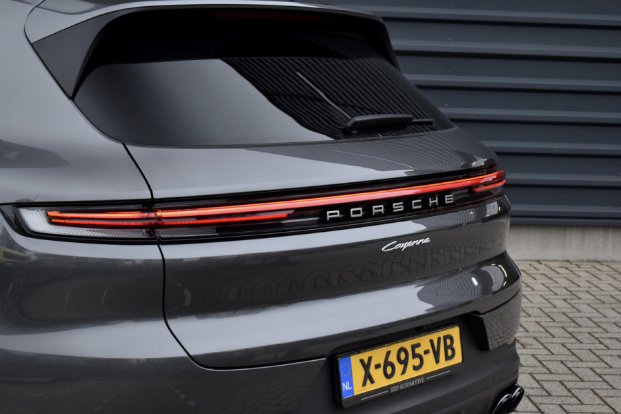 Porsche Cayenne 3.0 E-Hybrid 470pk Sport Chrono | Pano | Matrix | ACC | 21'' Wielen | Bose | Trekhaak | Orig. NL |