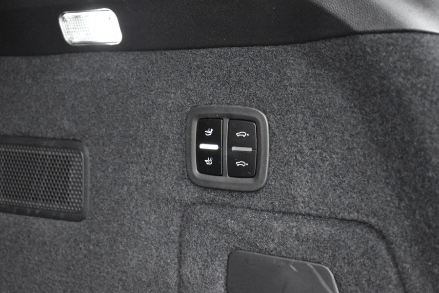Porsche Cayenne 3.0 E-Hybrid 470pk Sport Chrono | Pano | Matrix | ACC | 21'' Wielen | Bose | Trekhaak | Orig. NL |