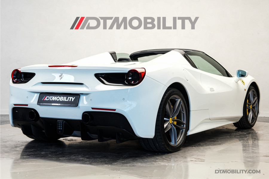 Ferrari 488 3.9 Spider HELE | Daytona Racing Seats | Passenger Display | Nose Lift |