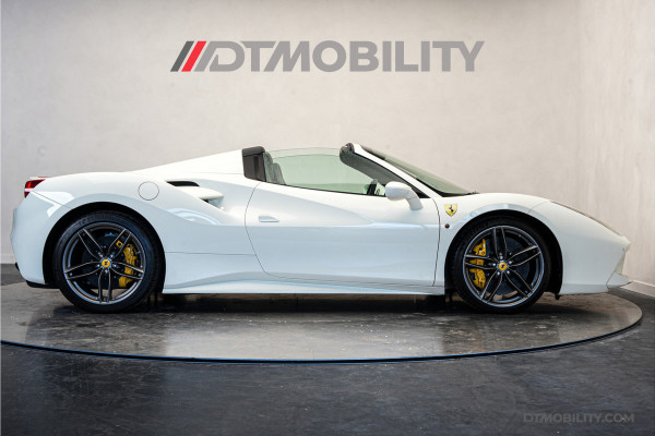 Ferrari 488 3.9 Spider HELE | Daytona Racing Seats | Passenger Display | Nose Lift |