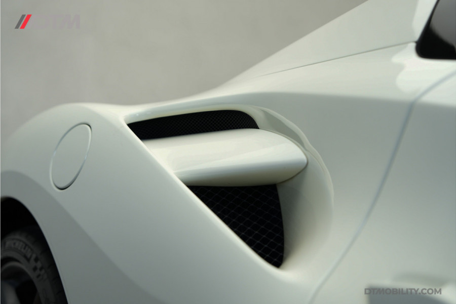 Ferrari 488 3.9 Spider HELE | Daytona Racing Seats | Passenger Display | Nose Lift |