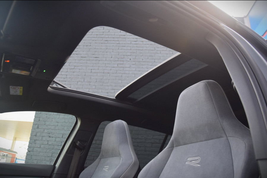 Volkswagen Golf Variant 1.5 TSI R-Line Panoramadak / Stoel en stuurverwarming / Trekhaak elektrisch /