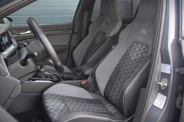 Volkswagen Golf Variant 1.5 TSI R-Line Panoramadak / Stoel en stuurverwarming / Trekhaak elektrisch /