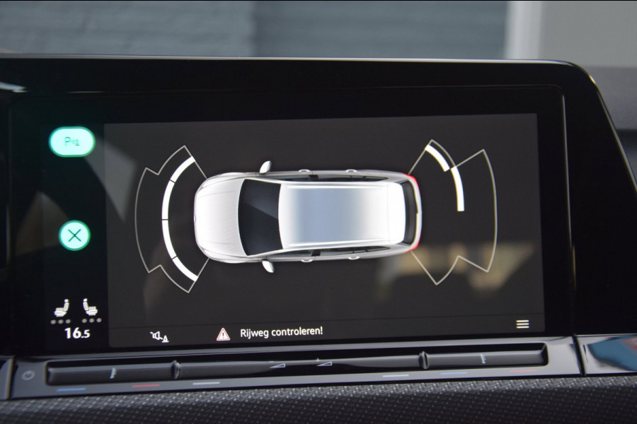 Volkswagen Golf Variant 1.5 TSI R-Line Panoramadak / Stoel en stuurverwarming / Trekhaak elektrisch /