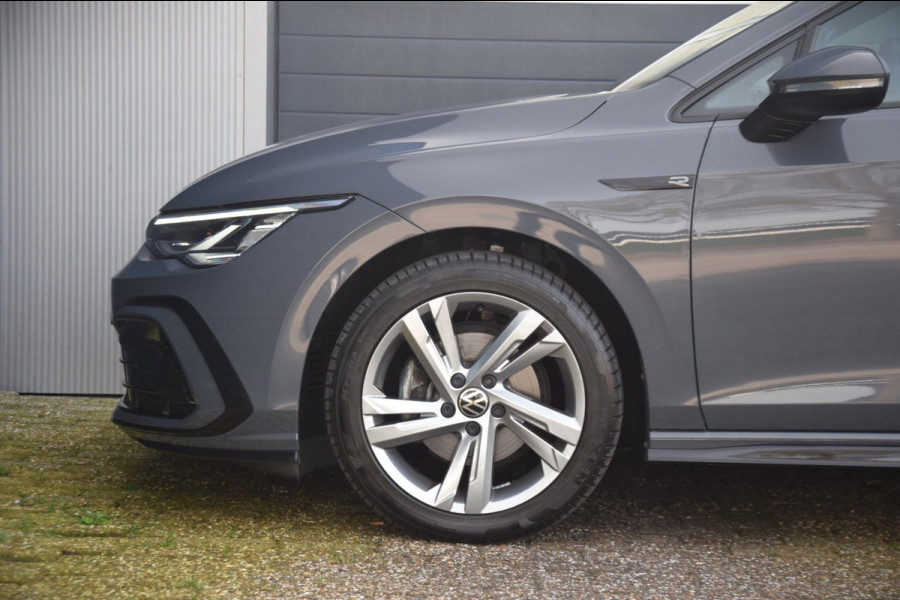 Volkswagen Golf Variant 1.5 TSI R-Line Panoramadak / Stoel en stuurverwarming / Trekhaak elektrisch /