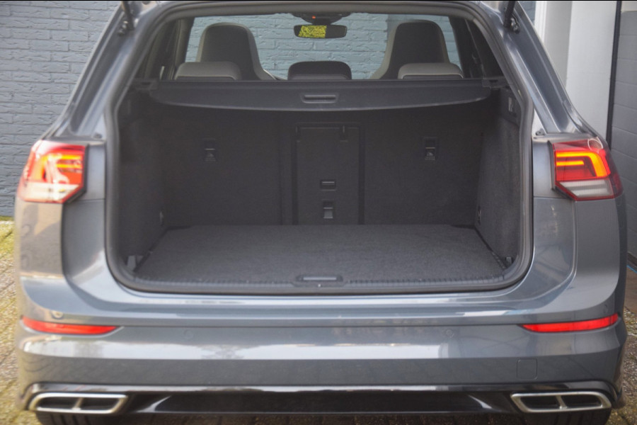 Volkswagen Golf Variant 1.5 TSI R-Line Panoramadak / Stoel en stuurverwarming / Trekhaak elektrisch /
