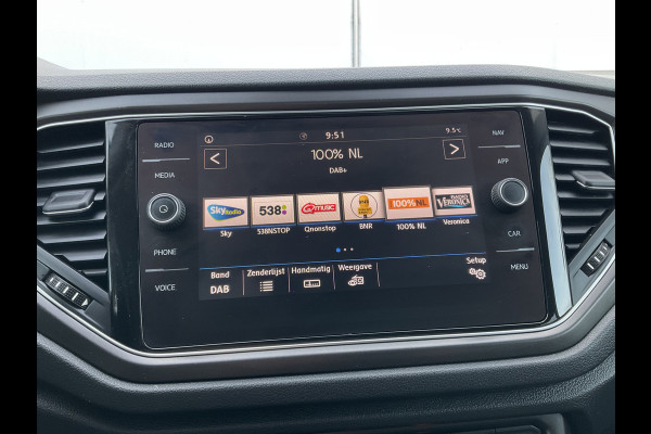 Volkswagen T-Roc 1.0 TSI Style DAB Navi PDC Trekhaak Hoge zit Bluetooth