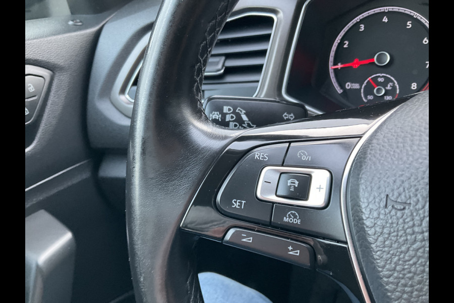 Volkswagen T-Roc 1.0 TSI Style DAB Navi PDC Trekhaak Hoge zit Bluetooth