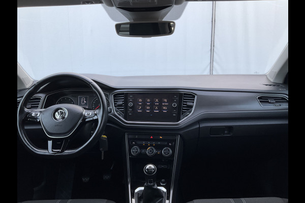 Volkswagen T-Roc 1.0 TSI Style DAB Navi PDC Trekhaak Hoge zit Bluetooth