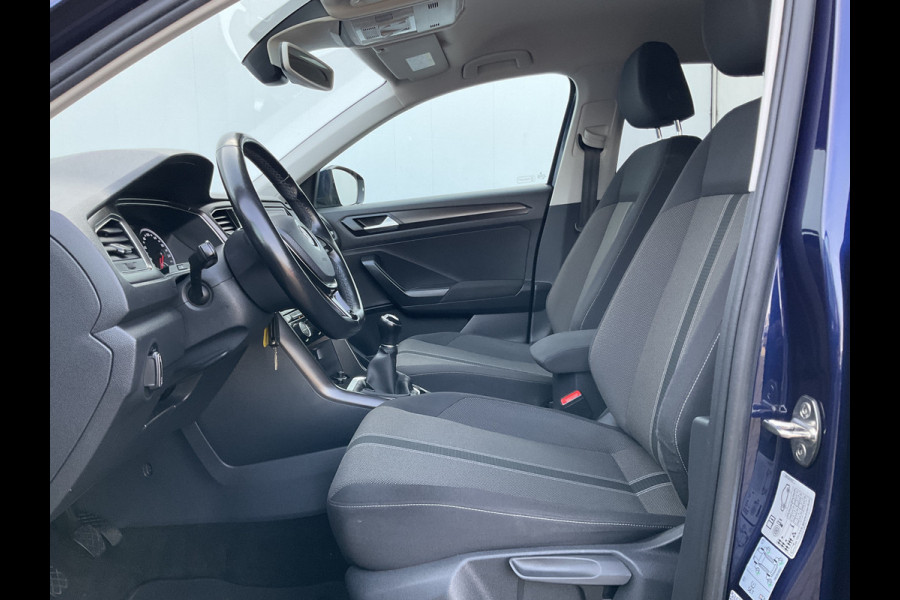 Volkswagen T-Roc 1.0 TSI Style DAB Navi PDC Trekhaak Hoge zit Bluetooth