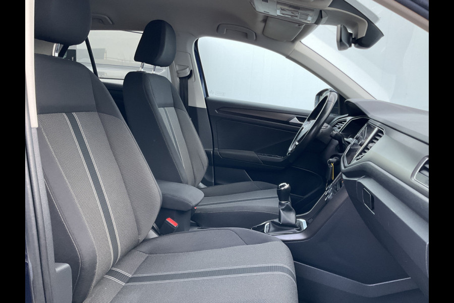 Volkswagen T-Roc 1.0 TSI Style DAB Navi PDC Trekhaak Hoge zit Bluetooth